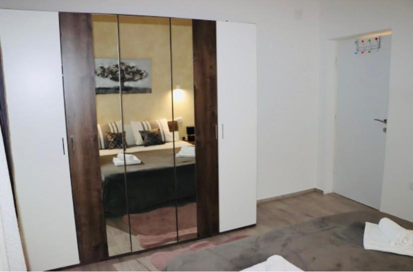 Iva Apartman Sa Bazenom Donji Zemunik エクステリア 写真