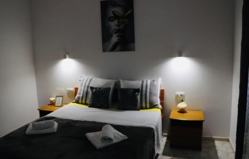 Iva Apartman Sa Bazenom Donji Zemunik エクステリア 写真