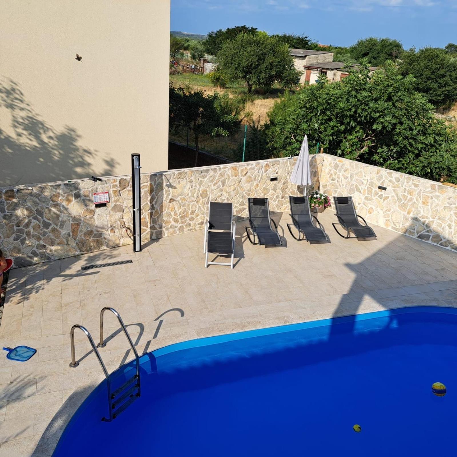 Iva Apartman Sa Bazenom Donji Zemunik エクステリア 写真